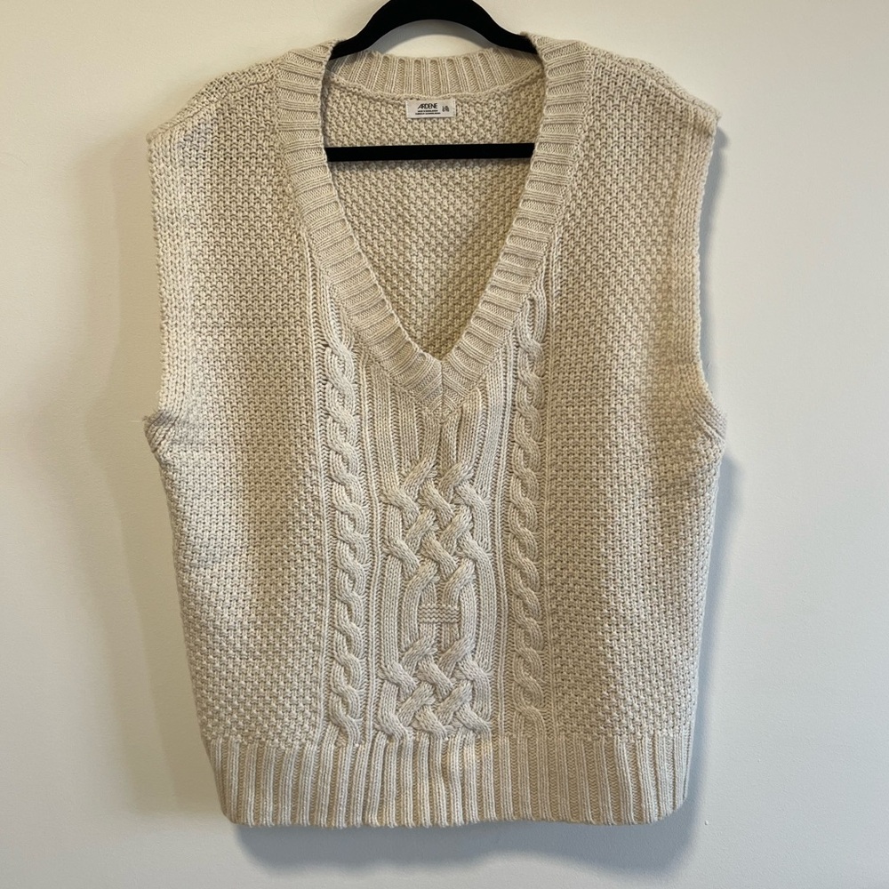 Zara Cream V-Neck Knit Sweater Vest